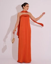 Vestido de Festa Longo Tomara que Caia Cetim com Lenço Terracota