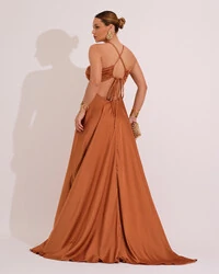 Vestido de Festa Longo Cetim Fluido Frente Única Costa Cruzada Mocha Mousse