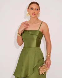 Vestido de Festa Zibeline Tomara que Caia com Recortes e Camadas Verde Oliva