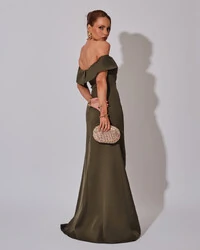 Vestido de Festa Longo Ombro a Ombro com Fenda em Alfaiataria Verde Oliva