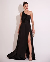Vestido Longo um Ombro com Busto Blousê e Fenda Preto