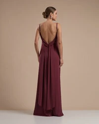 Vestido de Festa Longo Crepe Chiffon Costas Lenço Cauda Marsala