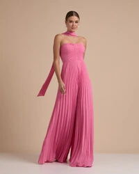 Macacão de Festa Longo Crepe Chiffon Tomara que Caia Plissado com Lenço Rosa