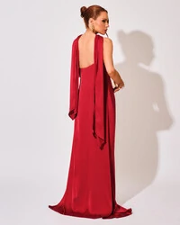Vestido de Festa Longo em Cetim Fluido um Ombro Só com Lenço Marsala