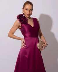 Vestido de Festa longo Zibeline Decote em V com Flores Removivel Fúcsia Beterraba