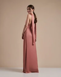 Vestido de Festa Longo em Cetim Fluido um Ombro Só com Lenço Rosa Blush