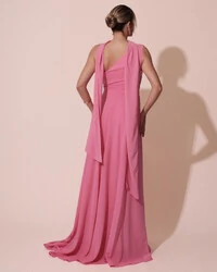 Vestido de Festa Longo Crepe Chiffon Um Ombro Só Drapeado com Lenço Rosa