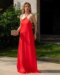 Vestido Longo de Cetim com Decote Triangular e Amarração nas Costas Degagê Vermelho