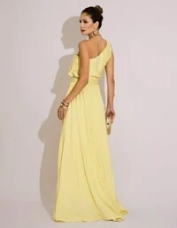 Vestido Longo um Ombro com Busto Blousê e Fenda Amarelo Manteiga