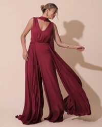 Macacão de Festa Longo Crepe Pantalona Plissado e Lenço Cereja