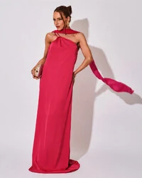 Vestido de Festa Longo em Cetim Fluido um Ombro Só com Lenço Pink