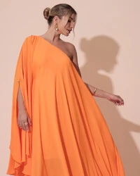 Vestido de Festa um Ombro com Capa Crepe Fluido Laranja