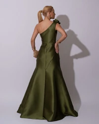 Vestido de Festa Longo Zibeline um Ombro Só Flor Removível Saia Sereia Verde Oliva