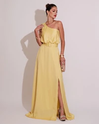 Vestido Longo um Ombro com Busto Blousê e Fenda Amarelo