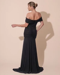 Vestido de Festa Longo Tule Ombro a Ombro Drapeado com Saia Fluida Preto