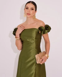 Vestido Longo de Festa Zibeline Ombro a Ombro com Flores e Fenda Verde Oliva