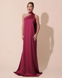 Vestido de Festa Longo Cetim Fluido Um Ombro Só Beterraba