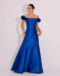 Vestido Longo de Festa Zibeline Ombro a Ombro com Flores e Fenda Azul Royal