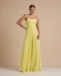 Macacão de Festa Longo Crepe Chiffon Tomara que Caia Plissado com Lenço Amarelo Manteiga