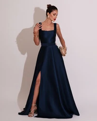 Vestido de Festa Longo Zibeline com Fenda e Faixa Azul Marinho