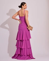 Vestido Longo Frente Única em Crepe com Babados e Camadas Fúcsia