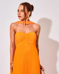 Vestido de Festa Longo Tomara que Caia Plissado com Lenço Laranja