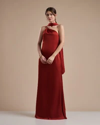 Vestido de Festa Longo em Cetim Fluido um Ombro Só com Lenço Terracota