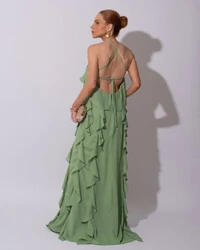 Vestido de Festa Longo Crepe Chiffon Frente Única Babados Cascata e Flor Verde Matcha