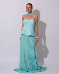 Vestido de Festa Longo Alfaiataria Tomara que Caia Saia Plissada e Lenço Tiffany