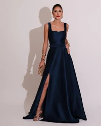 Vestido de Festa Longo Zibeline com Fenda e Faixa Azul Marinho