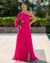 Vestido de Festa Longo um Ombro só com Manga Longa e Flor Pink