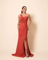 Vestido de Festa Longo Tule Tomara que Caia Faixa Detalhe Drapeado e Fenda Terracota