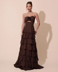 Vestido Longo Crepe Chiffon Tomara que Caia Plissado em Camadas Marrom