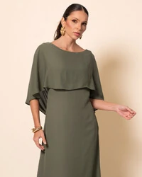 Vestido de Festa Longo Crepe Chiffon com Capa e Degagê nas Costas Verde Oliva