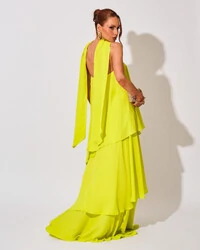 Vestido de Festa Longo Chiffon Crepe em Camadas com Lenço Verde Lima