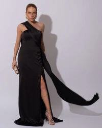 Vestido de Festa Longo Cetim Alfaiataria Tomara que Caia com Faixa Lenço Preto