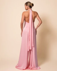 Macacão de Festa Longo em Cetim Fluido com Gola Alta e Lenço Rose Gold