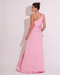 Vestido Longo um Ombro com Busto Blousê e Fenda Rosa