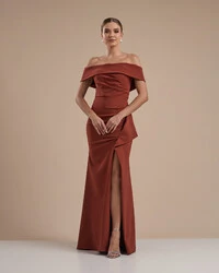 Vestido de Festa Longo Ombro a Ombro com Fenda em Alfaiataria Terracota