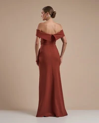 Vestido de Festa Longo Ombro a Ombro com Fenda em Alfaiataria Terracota