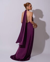 Vestido de Festa Gola Alta com Decote nas Costas Acetinado Roxo