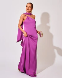 Vestido de Festa Longo em Cetim Fluido um Ombro Só com Lenço Fúcsia