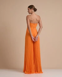 Macacão de Festa Longo Crepe Chiffon Tomara que Caia Plissado com Lenço Laranja