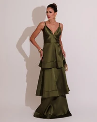 Vestido de Festa Longo Zibeline em Camadas Decote em V com Alças Verde Oliva