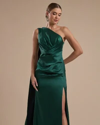 Vestido de Festa Longo Cetim Alfaiataria Um Ombro Só Drapeado com Lenço Verde Escuro