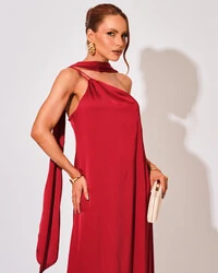 Vestido de Festa Longo em Cetim Fluido um Ombro Só com Lenço Marsala