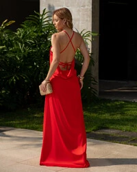 Vestido Longo de Cetim com Decote Triangular e Amarração nas Costas Degagê Vermelho