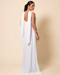 Vestido de Festa Longo em Cetim Fluido um Ombro Só com Lenço Branco