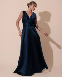 Vestido de Festa Longo Plus Size Zibeline Faixa e Flor Azul Marinho