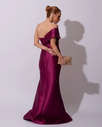 Vestido de festa Longo Zibeline Faixa Drapeada Ombro e Fenda Fúcsia